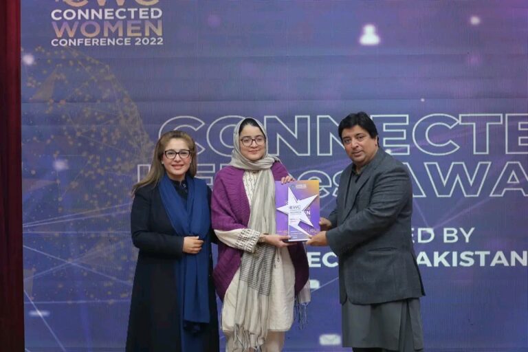 Read more about the article Fiore3 Consulting’s Aroosa Khan Honored with Award at Connected Women’s Conference